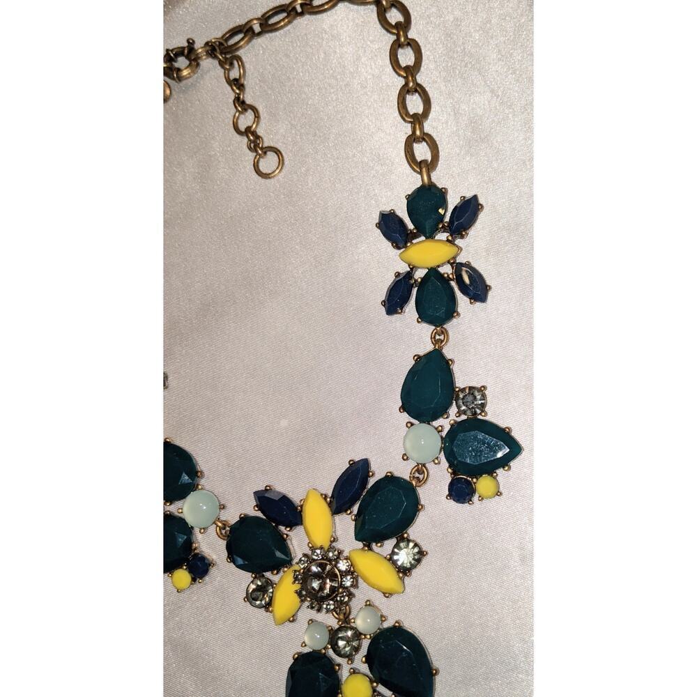 J.CREW Faceted Crystal Beaded Bib Style Statement Choker Necklace Floral EUC - Picture 4 of 9